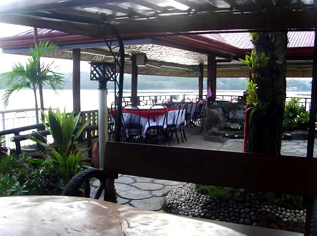 Casa Rey Francis Pension House & Restaurant Bed and Breakfast Tagbilaran-stad Buitenkant foto