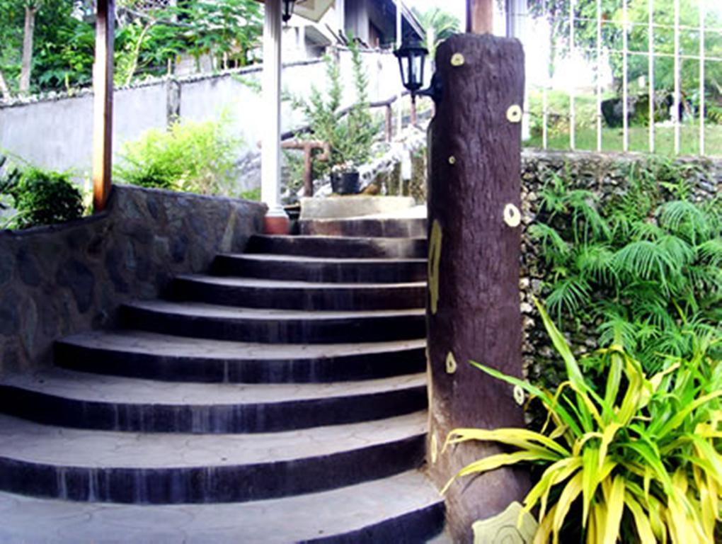 Casa Rey Francis Pension House & Restaurant Bed and Breakfast Tagbilaran-stad Buitenkant foto