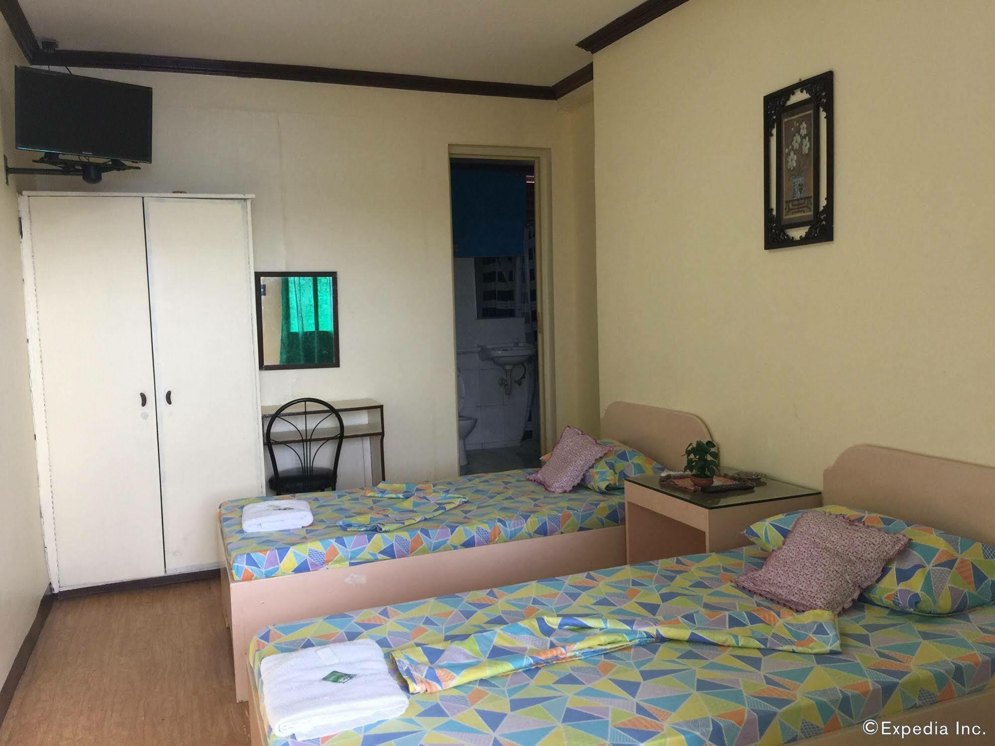 Casa Rey Francis Pension House & Restaurant Bed and Breakfast Tagbilaran-stad Buitenkant foto