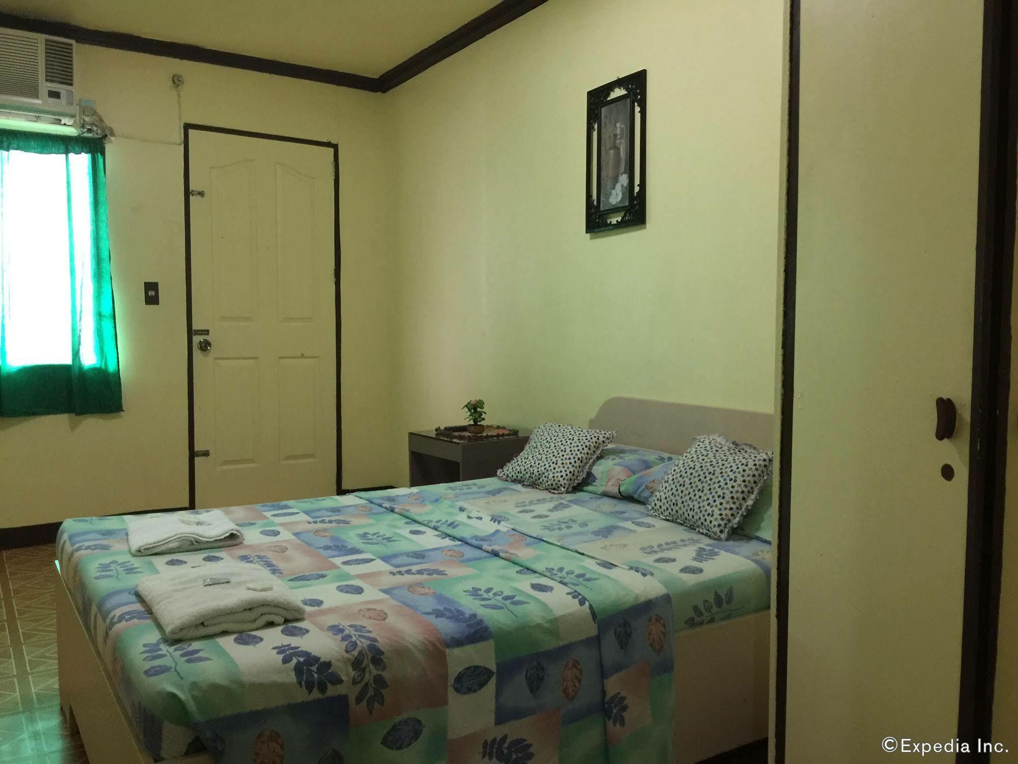 Casa Rey Francis Pension House & Restaurant Bed and Breakfast Tagbilaran-stad Buitenkant foto